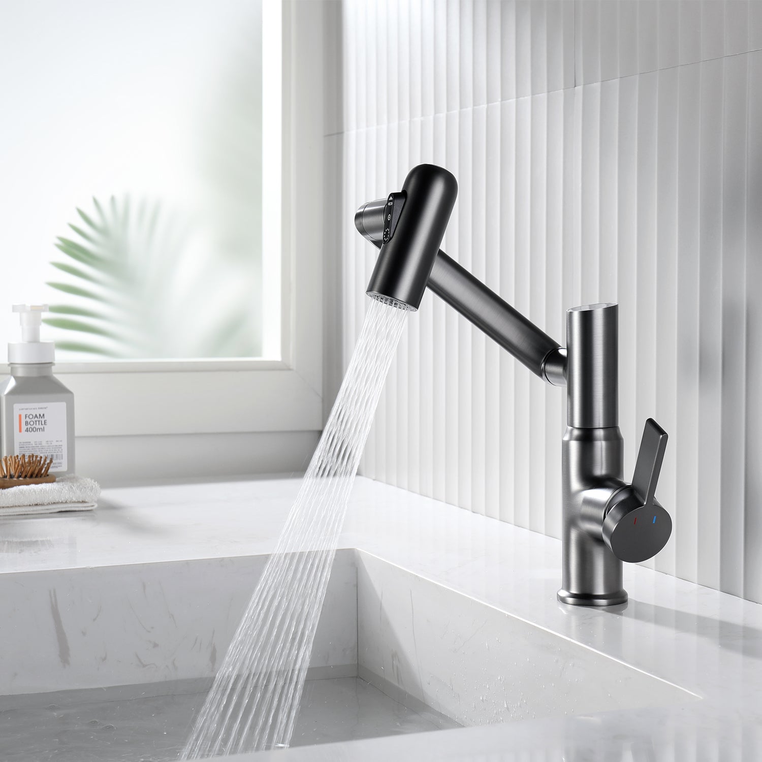 Koazi Single-Hole Rotatable Faucet with Temperature Display