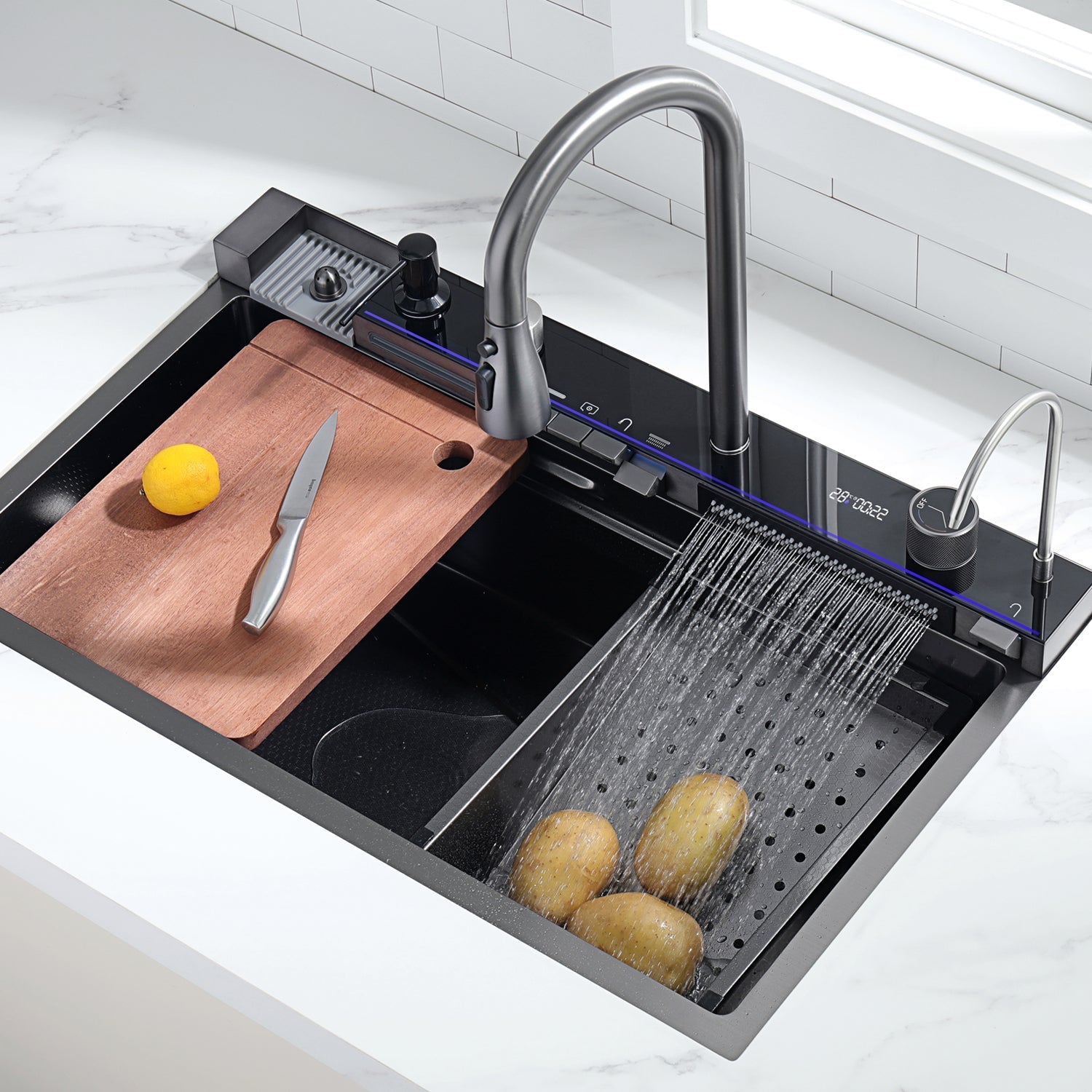 SIDON Futuristic Kitchen Sink With Digital Display And Waterfall Desig Koazi Kitchen Sinks Kks49 16 Bd5f490e 8ed8 4816 93bd D0b36377ee8c